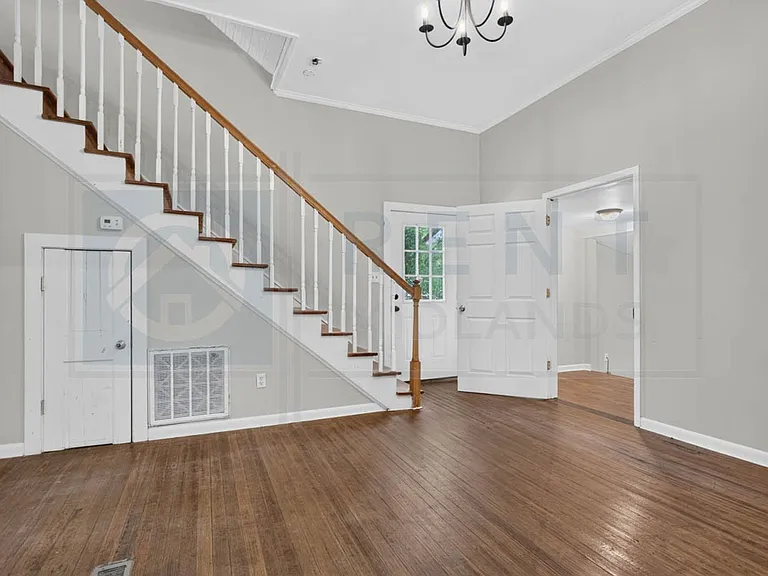 521 Georgia St — Photo 13