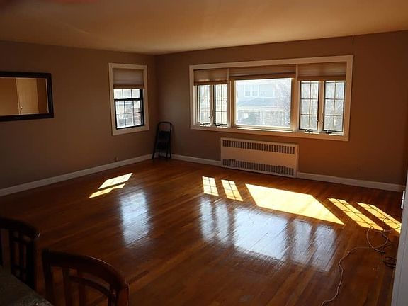 4th image of 454 Beach 122 St #2