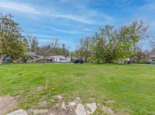 8 Myra Ave, Pontiac, MI 48341