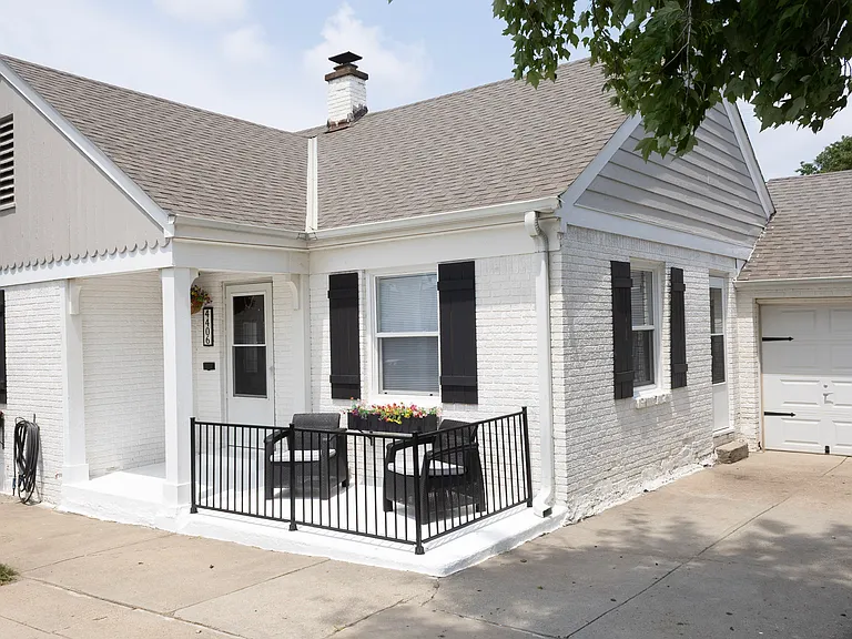 4406 Center St — Photo 1