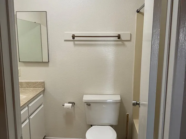 16645 Valencia Ave #1C — Photo 17