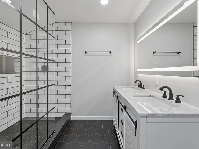 4359 Fleming St — Photo 25