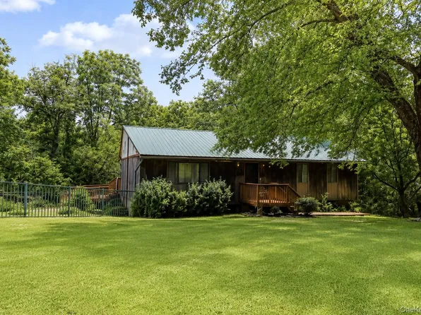28 Sunrise Terrace, Bloomingburg, NY 12721