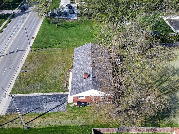 5th image of 303 N Sunset Dr