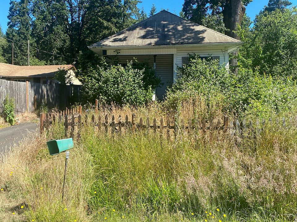 1st image of 22551 Fir St
