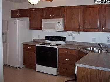 4th image of 5425 Peachtree Ln