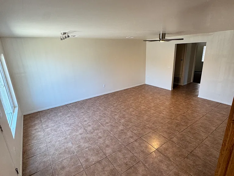 9004 S San Pedro St #A — Photo 2
