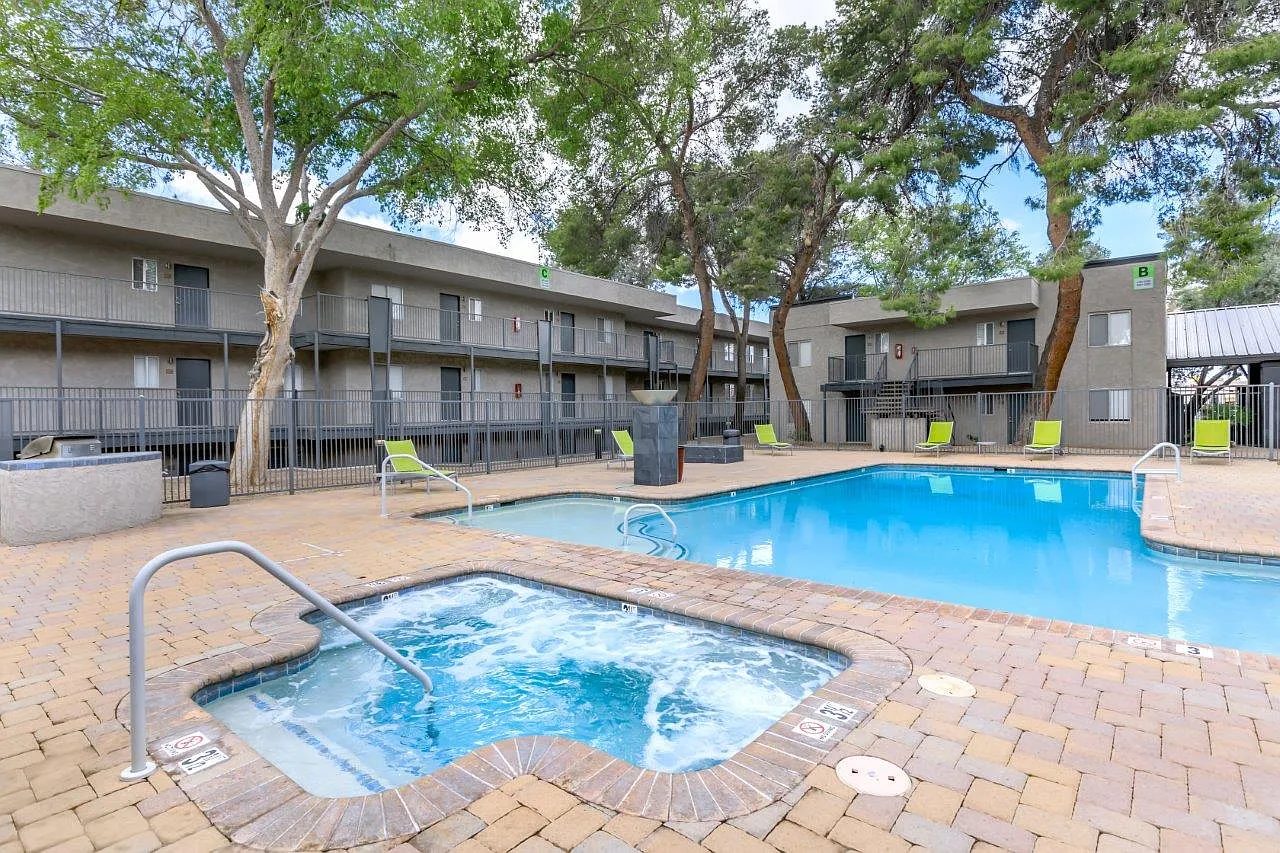 Treehouse Apartments — Photo 3