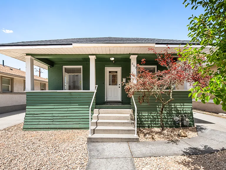 609 E Wilmington Ave — Photo 4