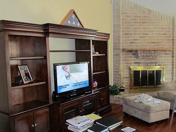 5th image of 15502 Meadow Village Dr