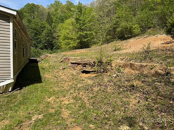 3rd image of 10633 Poplar Gap Rd