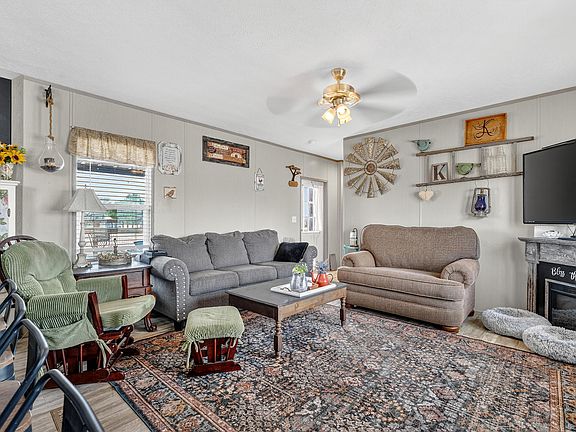 4th image of 3142 Sparrow Rd