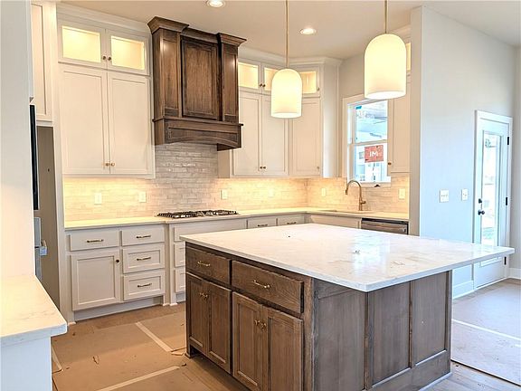 4th image of 16909 Futura St