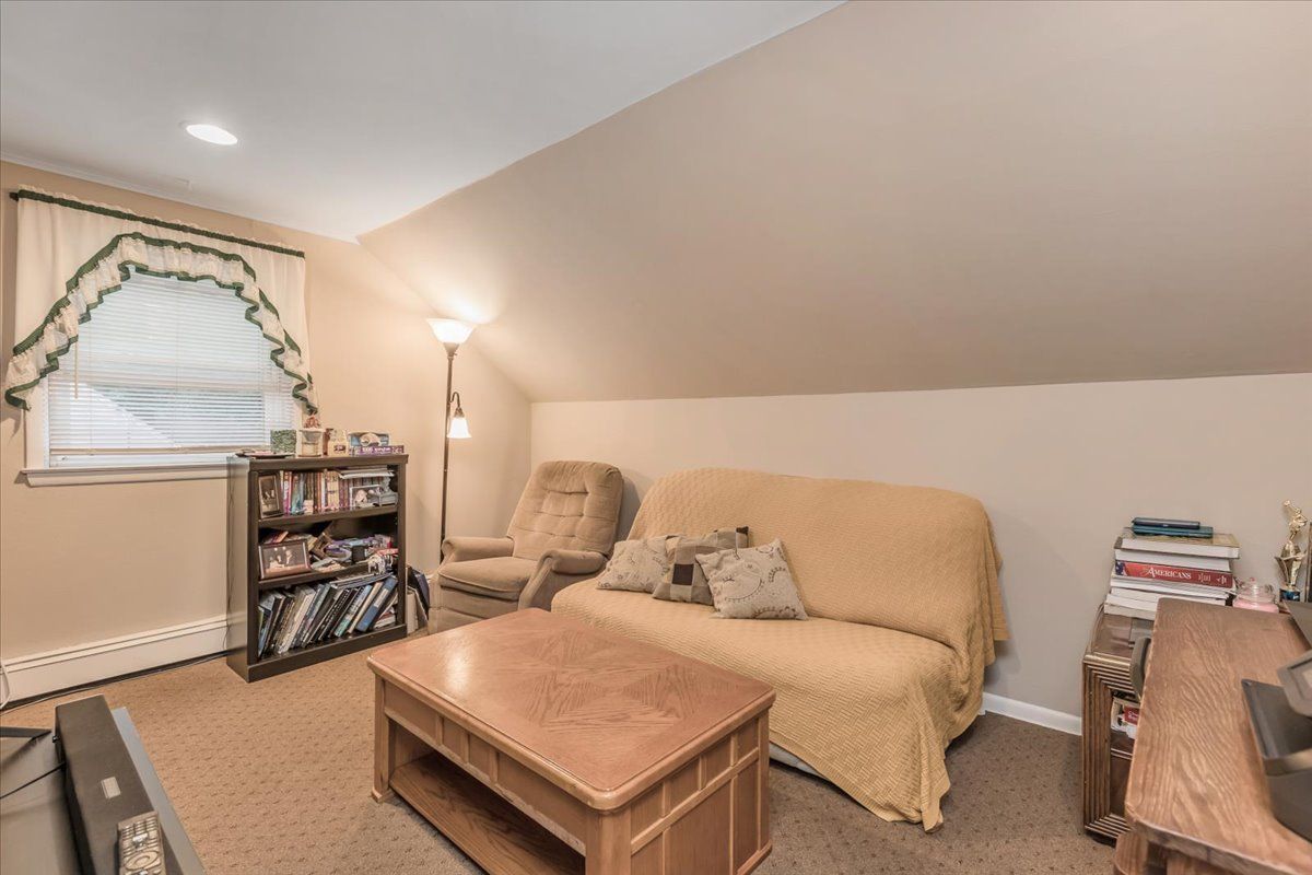  Upper Level: Accessory Apartment Living Area