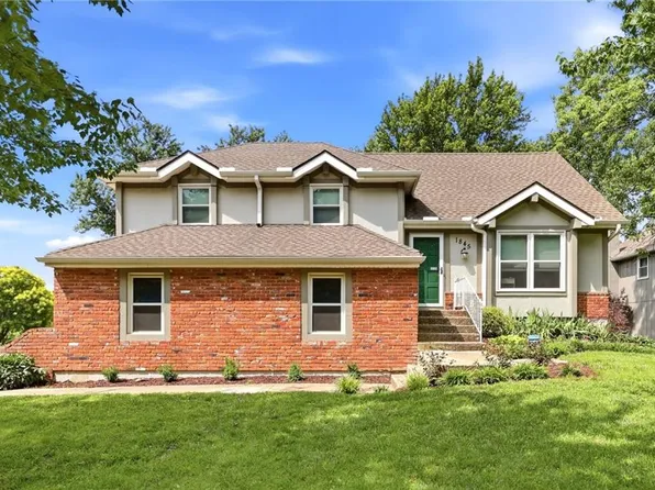 1845 E 152nd Ct, Olathe, KS 66062