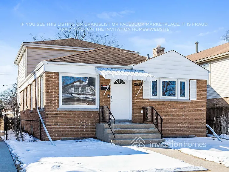 2526 Maple St — Photo 2