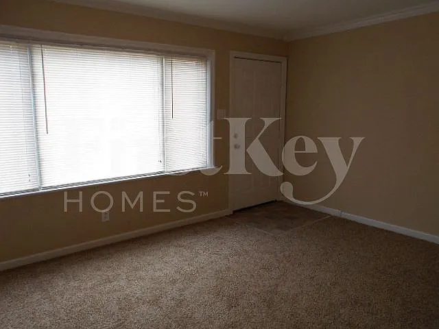 1405 Gahan Dr — Photo 3