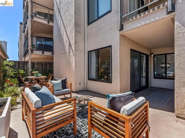 322 Hanover Ave APT 212, Oakland, CA 94606