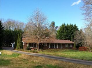 57 Oakwood Dr, Brevard, NC 28712