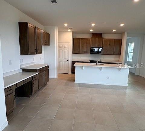 3rd image of 359 Ridgemark Ave