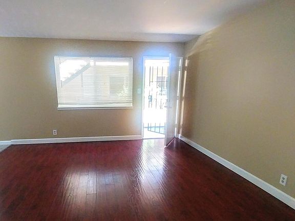 5th image of 1291 Plum St #4
