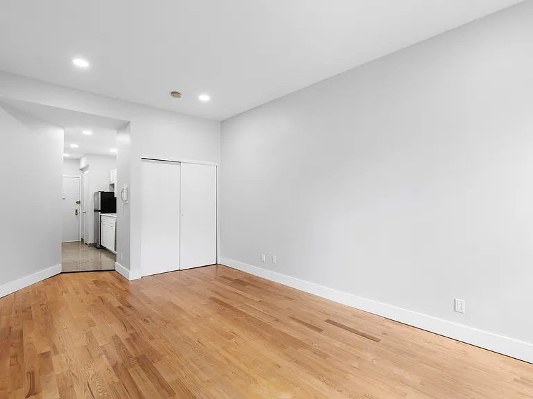577 2nd Ave #26 — Photo 5