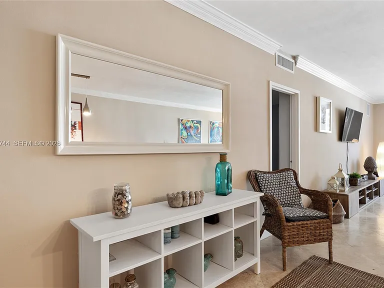 5825 Collins Ave #9C — Photo 6