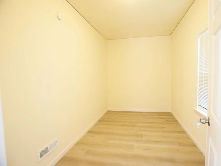 1710 Martin Luther King Jr Way — Photo 38