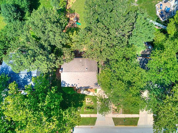 2nd image of 2702 Northwood Dr