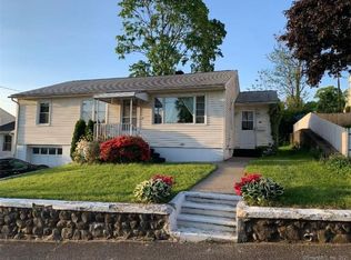 61 Hallock St, Waterbury, CT 06706
