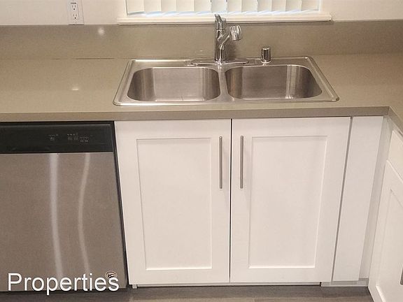 3rd image of 5645 Farmdale Ave #213
