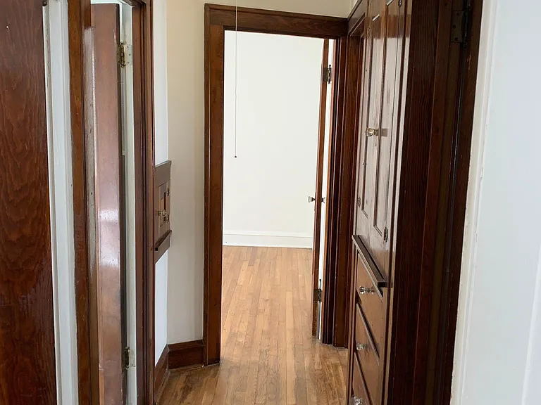 2097 Lewis Dr #UPSTAIRS — Photo 11
