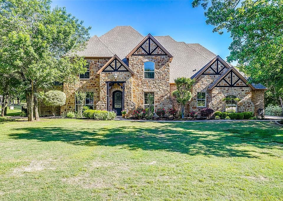 1st image of 117 Stonehurst Ct