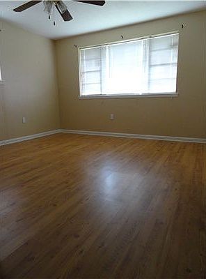 4th image of 1712 Robin Dr