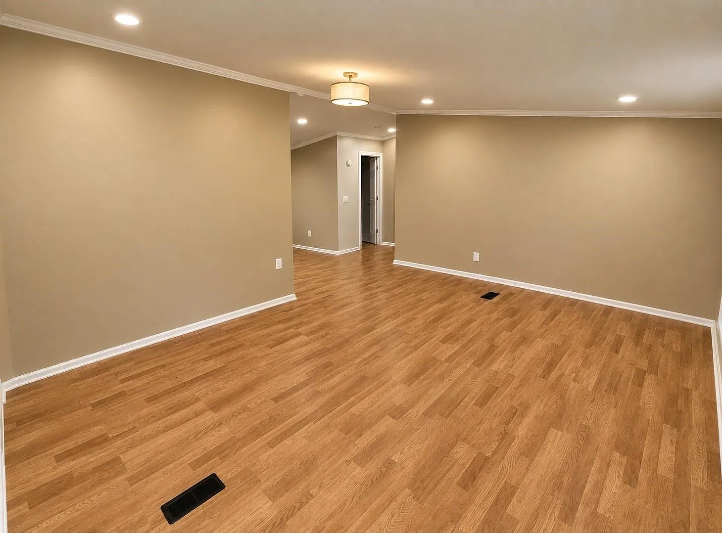 4 bed, 2.0 bath, 1404 sqft, $1,850 — Photo 3