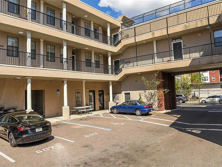 20 SW 6th St #204 — Photo 3