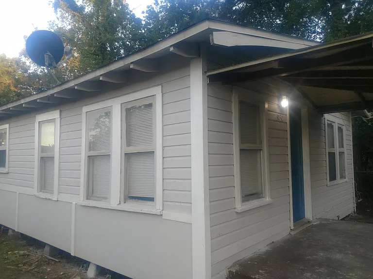 3030 N P St — Photo 3