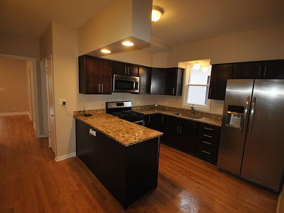 3rd image of 5716 W Berenice Ave