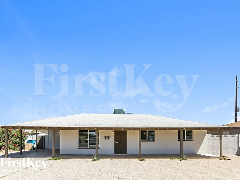 3124 W San Miguel Ave — Photo 1