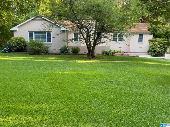 910 Pinedale Rd, Rainbow City, AL 35906