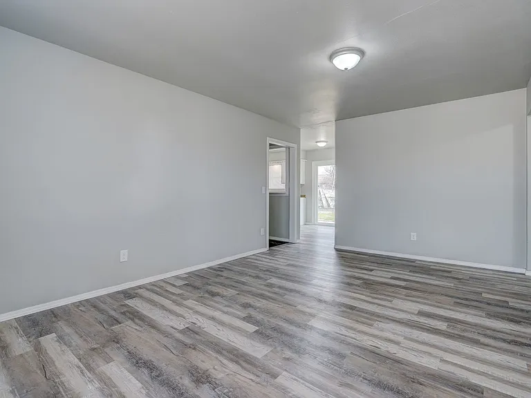 1200 McDonald Dr — Photo 4