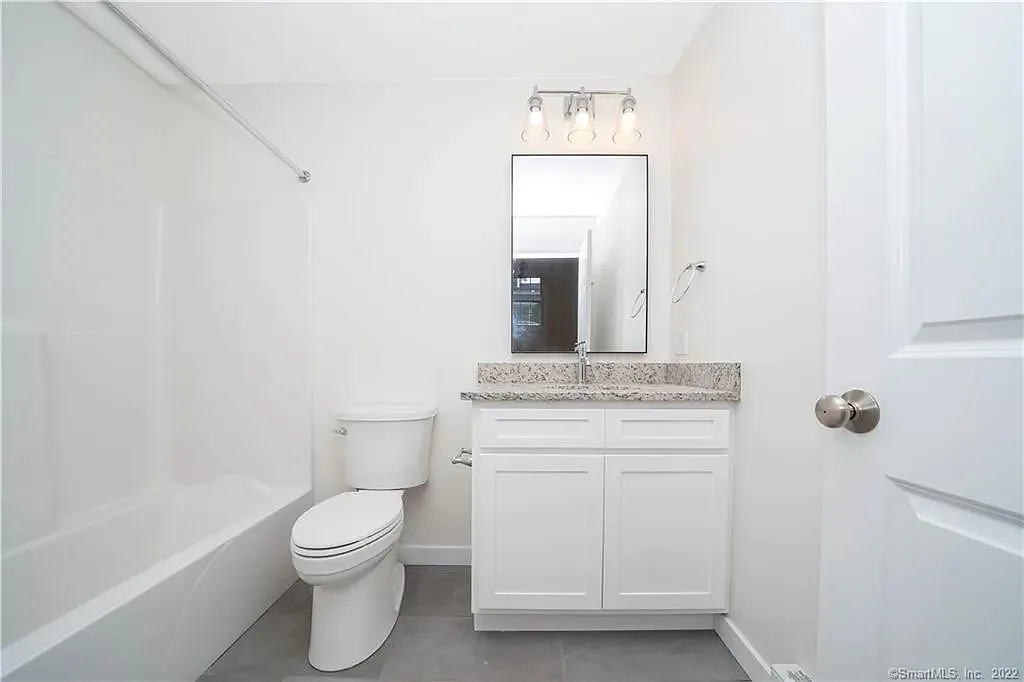 1 bed, 962 sqft, $2,560 — Photo 3