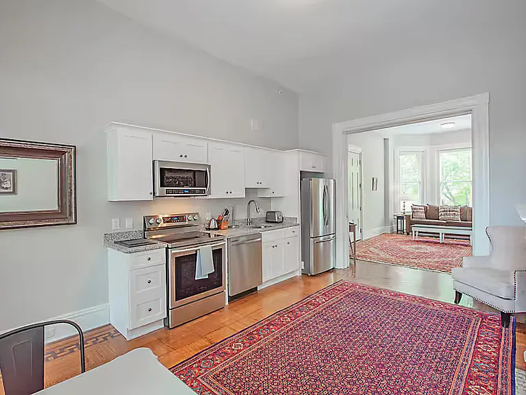 18 W Franklin St #1 — Photo 9