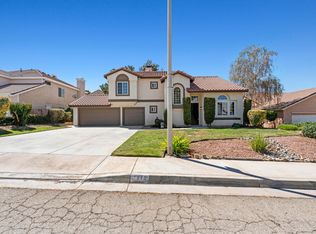 7212 Nightingale Ln, Lancaster, CA 93536