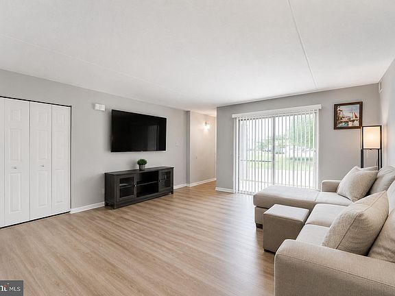 3rd image of 259 Kips Ct