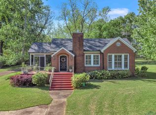 1502 W Pinecrest Dr, Marshall, TX 75670