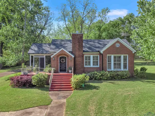 1502 W Pinecrest Dr, Marshall, TX 75670