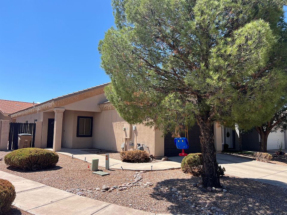 2nd image of 1437 E Camino Chavinda