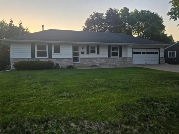 3015 Quail Ave N, Golden Valley, MN 55422