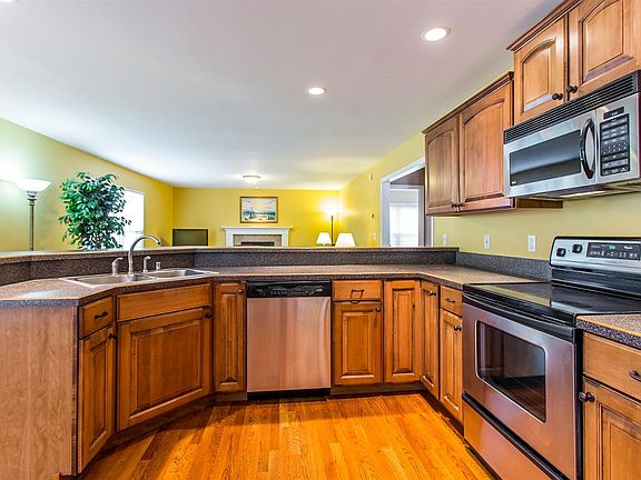 3rd image of 2256 Sunningdale Dr